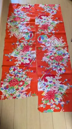 古布　オレンジ色 花柄 和風生地 はぎれ