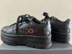 PUMA ブラック ピンク刺繍 厚底 プラットフォーム スニーカー