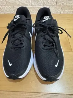 NIKE レボリューション8 27センチのサムネイル