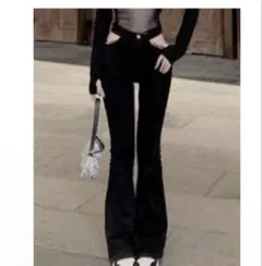 ブラックブーツカットデニム・チェーン付き