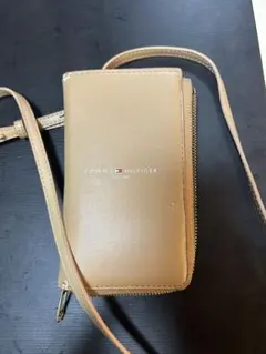 TOMMY HILFIGER スマホショルダーバッグ ベージュ☆