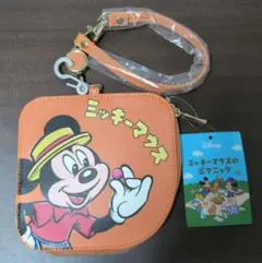 Disney ミッキーマウス ダイカットパスポーチ リール付き