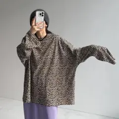 【新品未使用】wee9s LEOPATTEE レオパード　ヒョウ柄　ロンTシャツのサムネイル
