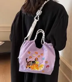 即日発送　刺繍猫デザイン サコッシュバッグ ストラップ付き　ラベンダー