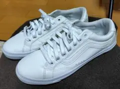 VANS OFF THE WALL ホワイト スニーカー