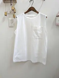 ビアズリー ノースリーブ Tシャツ ポケット付き