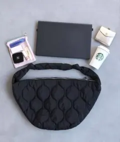 美品　キルティング ショルダーバッグ ブラック