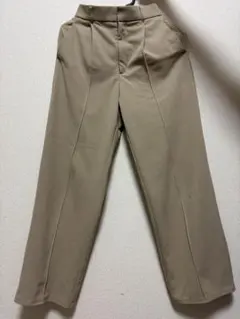 ベージュ スラックス センタープレス