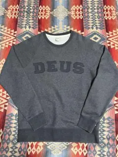 【美品】deus ex machinaビックロゴ スウェット トレーナー/デウス