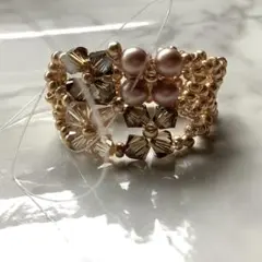 ハンドメイドビーズリング　ブラウン　ベージュ　ゴールド　スワロフスキー