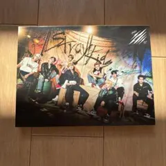 Stray Kids アルバム + フォトカード2枚