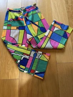 これからの季節にピッタリ‼️鮮やかなカラフルマルチカラーのお洒落クロップドパンツ❣️のサムネイル