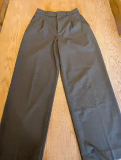ユニクロ　タックワイドパンツ　М　グリーン系