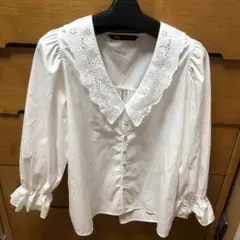 ZARAの襟がレースのブラウス