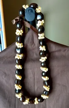 フラダンス用レイ 濃茶ククイと黄色シェル