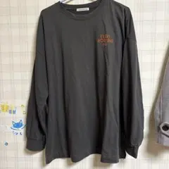 continuer de NICE CLAUP ダークグレー長袖Tシャツ