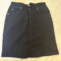 黒 タイトスカート