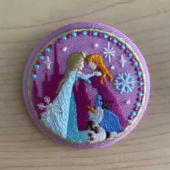 新品未使用 ディズニー 刺繍缶バッジ2 アナと雪の女王