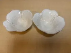 花びら型白陶器小鉢2個セット