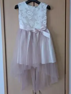 キッズドレス　120センチ　フラワー刺繍　リボン付きドレス