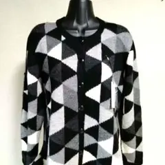 新品未使用✨️アルパカニットJKで南米ボリビア産の輸入品✨着丈がたっぷりです✨️