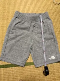 ノースフェイス スエット 半ズボン XLのサムネイル