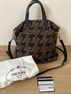 PRADA 希少 スタッツ ショルダーバッグ - メルカリ