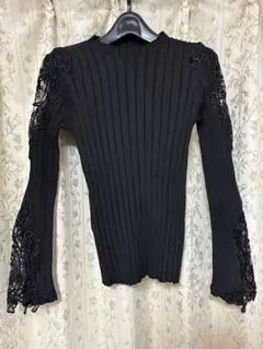 ブラックリブニット 長袖 フレアスリーブ レース装飾