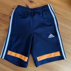 adidas 120cmネイビー ハーフパンツ