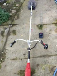 大排気量‼️新ダイワ shindaiwa 刈払機 草刈機 R2600-S 2600 - メルカリ
