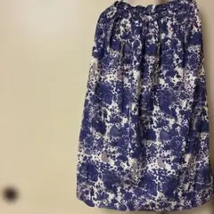 お値下げ⭐️リラシク　花柄フレアスカートのサムネイル