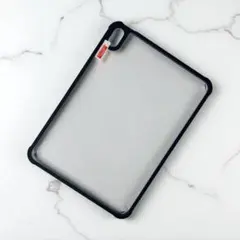 【iPad 第11世代用】クリアケース（ブラック）