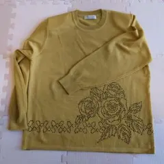 イエローフラワー刺繍ニットセーター