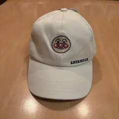 新品　アンパンマン キャップ ホワイト　48〜50㎝のサムネイル