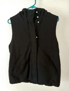 AZUL ブラック フード付き中綿ベスト M
