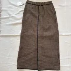 【新品未使用タグ付き】フェンネル　フェイクレザーパイピング　タイトロングスカート