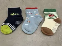 【新品未使用】のりもの柄　靴下　9〜15cm 3足セット