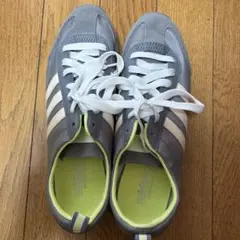 adidas グレー/ホワイト スニーカー