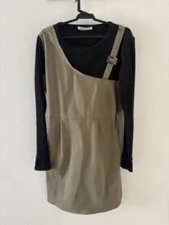 オリーブグリーンと黒のジャンバースカート