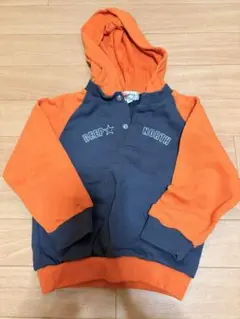 フード付きパーカーとパンツセット