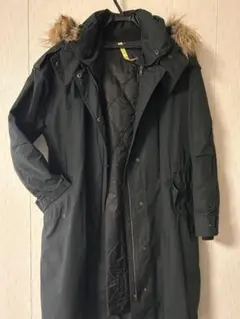ファー付きロングブラックコート