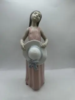 フィギュリン 置物