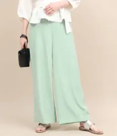 MADEMOISELLE ROPÉ サイドボタンシャンブレーイージーワイドパンツのサムネイル