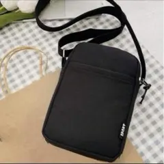ショルダーバック　鞄　肩掛け　スマホポーチ　黒 20cm ショルダーバック