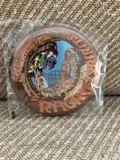 東京ディズニーシー グランドオープニング 缶バッジ　レイジング　スピリッツ