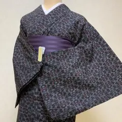 単　着物　古着 単衣　着物　黒地にモザイク柄のサムネイル