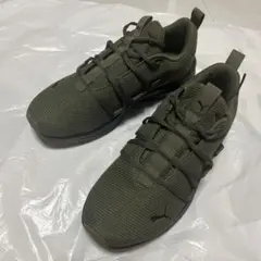 PUMA スニーカー カーキ　新品未使用　27cm