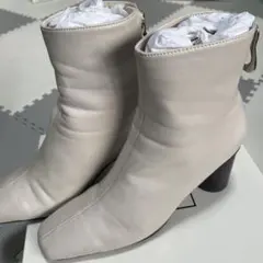 RANDAアイボリースクエアトゥブーツ 7センチヒール