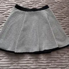 CECIL McBEEフレアスカート M ブラック・ホワイト