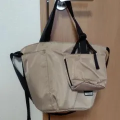 イアパピヨネ　アジャスタートートバッグS　ベージュ